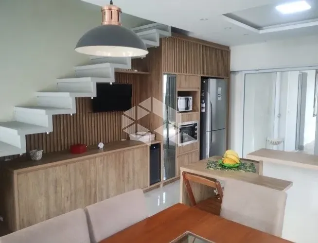 CASA À VENDA NO CARIANOS COM 3 DORMITÓRIOS, 2 SUÍTES, 162,52 M² E ACEITA FINANCIAMENTO