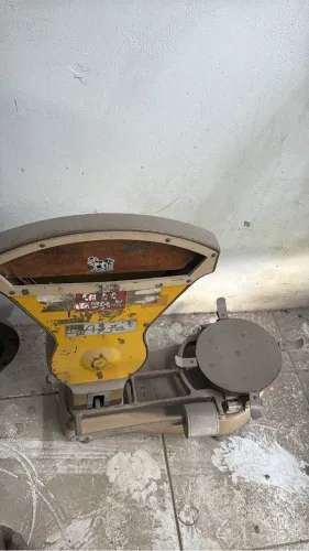 balança mecânica comercial antiga da marca Alfa