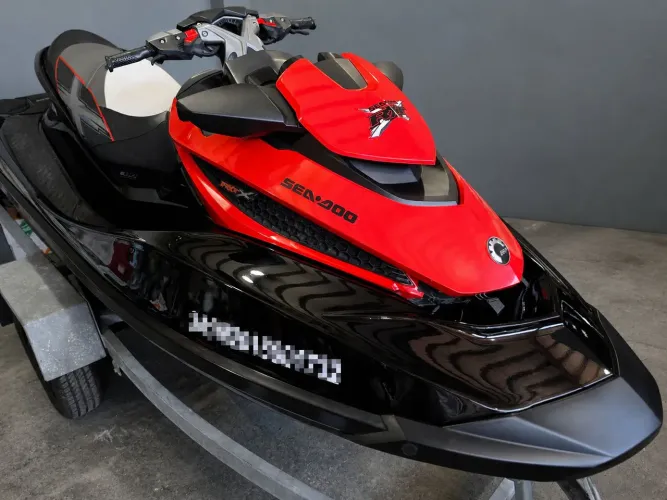 Jet Seadoo RXT 260rs com reboque