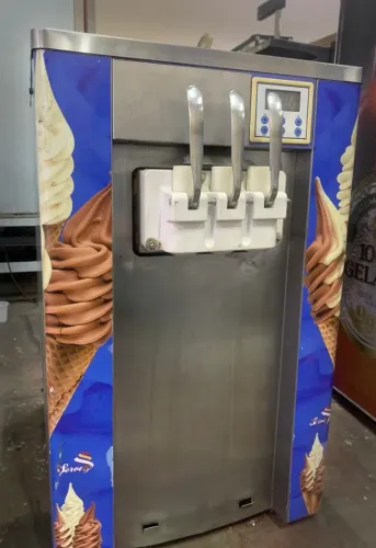 Máquina de Sorvete Soft Expresso 3 Bicos 220V Revisada e Testada