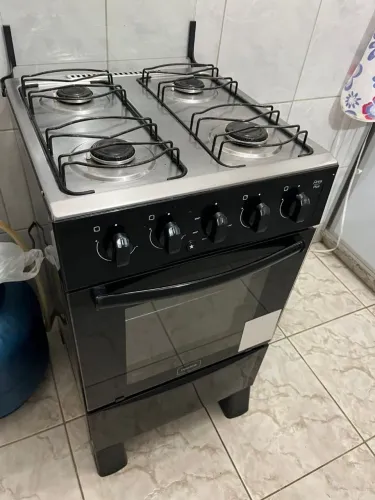 Fogão semi novo 