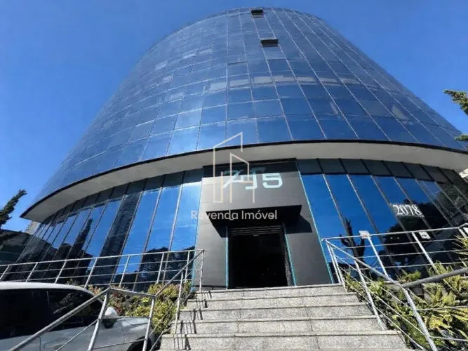 Sala Comercial à Venda com 6 Banheiros, 3 Vagas de Garagem e 208m² - Parada Inglesa, São P