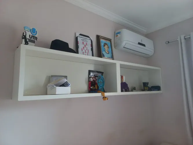 Nicho/prateleira suspensa em MDF branco- excelente estado