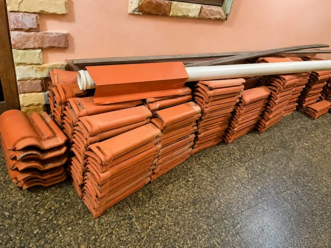 Telhas de Barro 20 metros Usadas à Venda - Ótimo Preço!