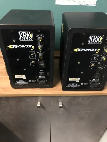 Monitores de Áudio KRK Rokit 5 
