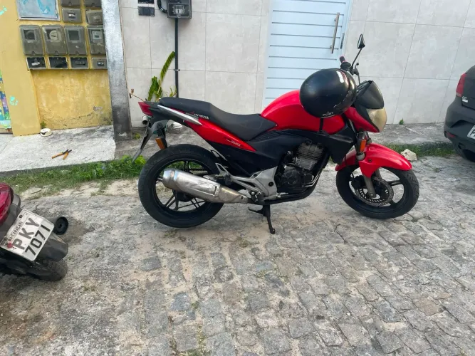 Cb300 pra vender do jeito que está 