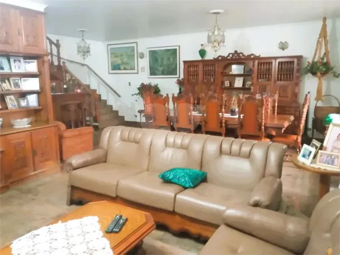 Sobrado à venda ou para alugar com 4 quartos, sendo 2 suítes, em Butantã, São Paulo - SP