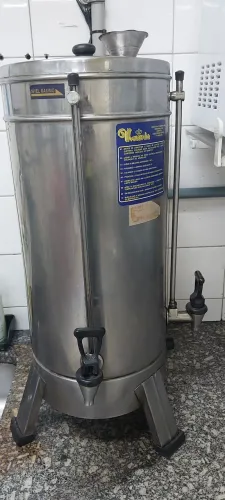 CAFETEIRA 7 LITROS PROFISSIONAL MONARCHA E TRIPÉ PARA COADOR