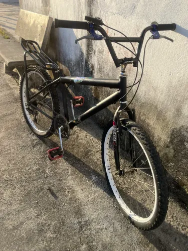 Montadinha ARO 24 pra vender logo