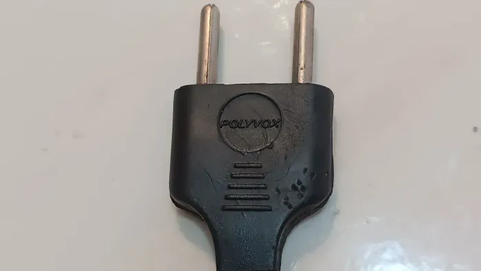 Cabo de força Polivox para receivers/amplificadores e toca discos