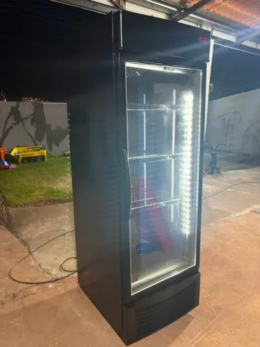 ? EXPOSITOR VERTICAL FRICON - R$ 4.750,00