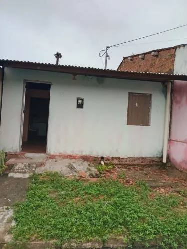 Vende - se casa em penedo/ AL