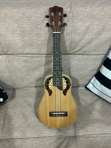 Ukulele Akahai Ronsani Akv-21 (Eletroacústico)