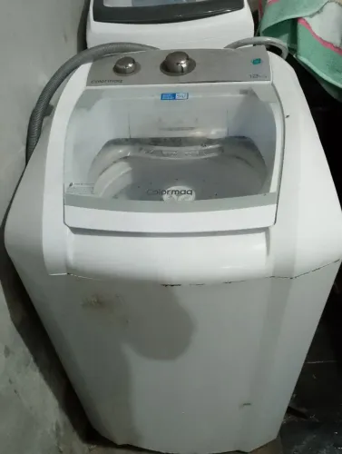 máquina de lavar colomaq parada