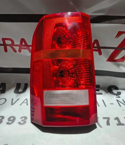 Lanterna traseira esquerda Land Rover Descovery 2005-2009