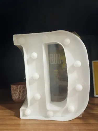 Luminária Letra D Branca em LED NOVA