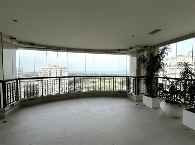 Exclusiva cobertura duplex no Condomínio Riserva Uno - Barra da Tijuca com 595 m² e 4 Suít