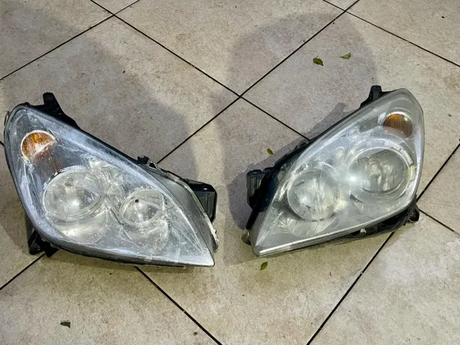 Par de faróis vectra