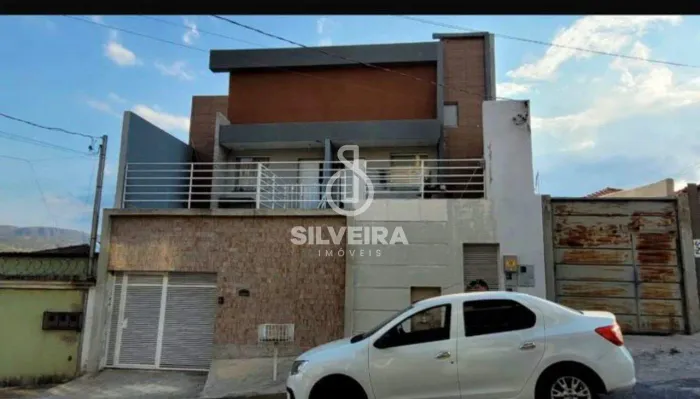 CASA DIAMANTE COM 2 APARTAMENTOS EM CIMA ALUGADOS