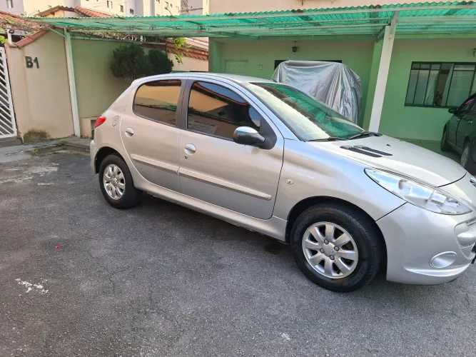 Peugeot 207 XR Sport 1.4 Flex 8V 5P 2012