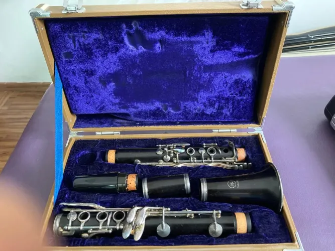CLARINETE YAMAHA YCL33 EBANO BOQUILHA VANDOREN