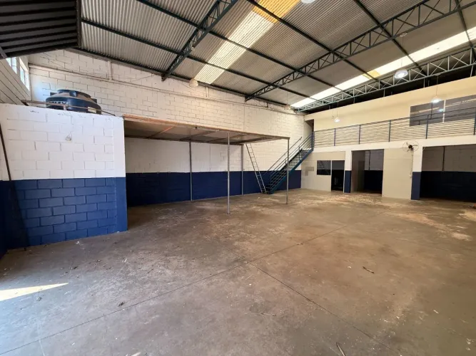 Barracão para alugar, 200 m² por R$ 4.500,00/mês - Parque do Estado II - Mogi Mirim/SP