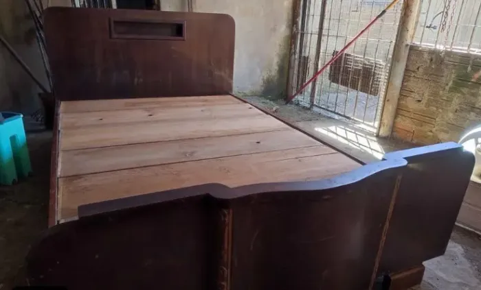 Cama de casal VINTAGE em madeira macica estilo antigo - artesanal