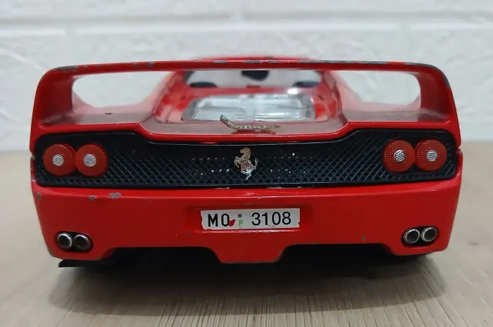 FERRARI F50 ITALIA ORIGINAL 1/18 ESCALA