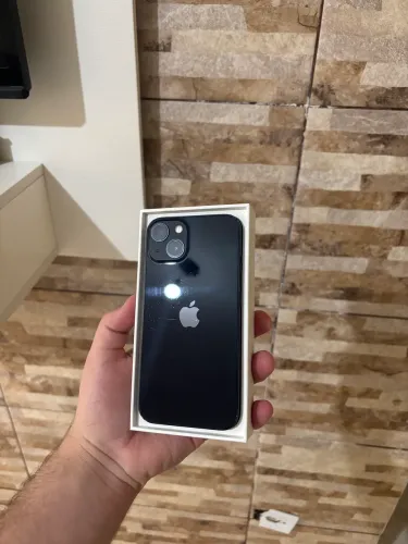 iPhone 13 128GB preto (meia noite) ótimo estado, aceito negociação 