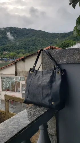 BOLSA DE OMBRO GRANDE PRETA