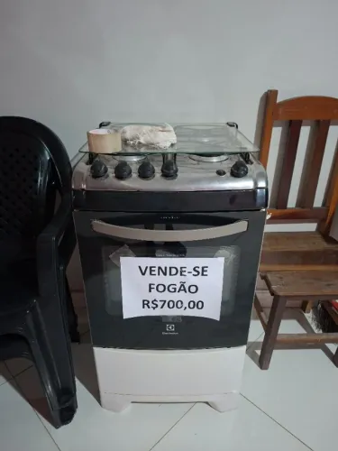 Fogão 4 bocas Electrolux, tudo funcionando.