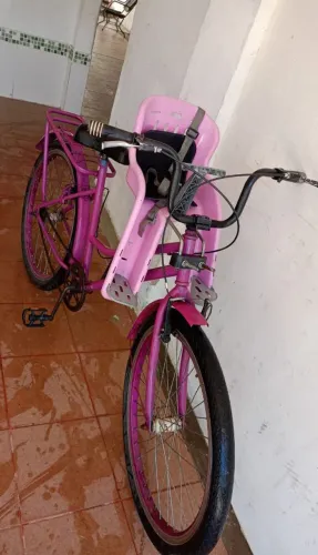 Vendo bicicleta com cadeirinha de bebê 