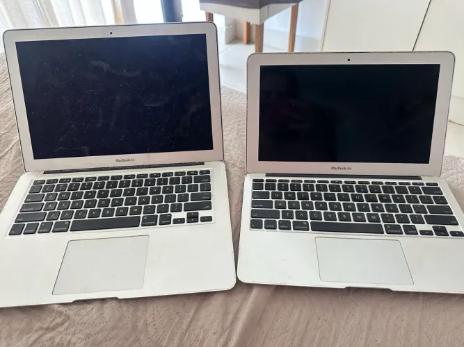 2 MacBook Air 2010/2011 para peças - não ligam