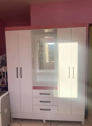 Guarda roupa de solteiro 