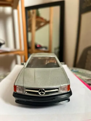 Miniatura Mercedes-Benz 500 SEC Bburago 1:26 Made in Italy