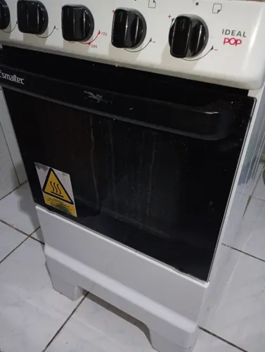 Vendo fogão 4 bocas , funcionando perfeitamente, forno tudo funcionando