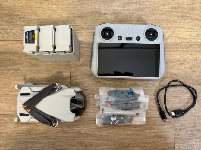 DJI Mini 3 Combo Fly More Nunca Usado