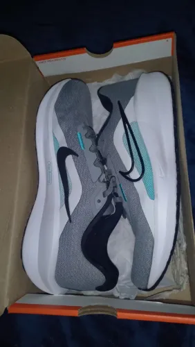 Tenis Nike Cinza