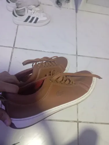 Sapato Lacoste marrom tamanho 40