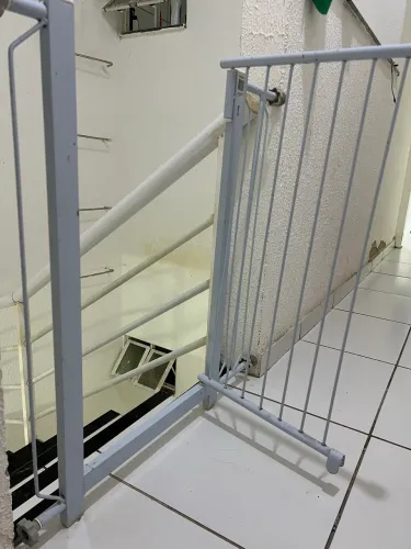 Portão de segurança para escada infantil  Vendo portão de proteção infantil para escada, 