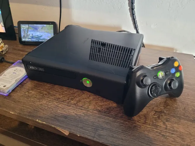 Xbox 360 Slim Completo Desbloqueado C/Vários Jogos
