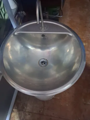 Lavatório elétrico portátil
