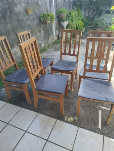 6 cadeiras em madeira .