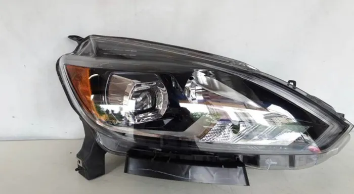Farol Sentra lado direito Original 2019