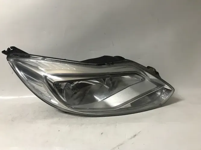 Farol Ford Focus 