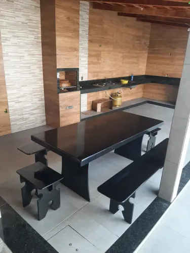 Mesa de ardósia pintada