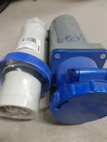 Kit  plug e Tomada Industrial 32A - 400V, 3P+t, 6H