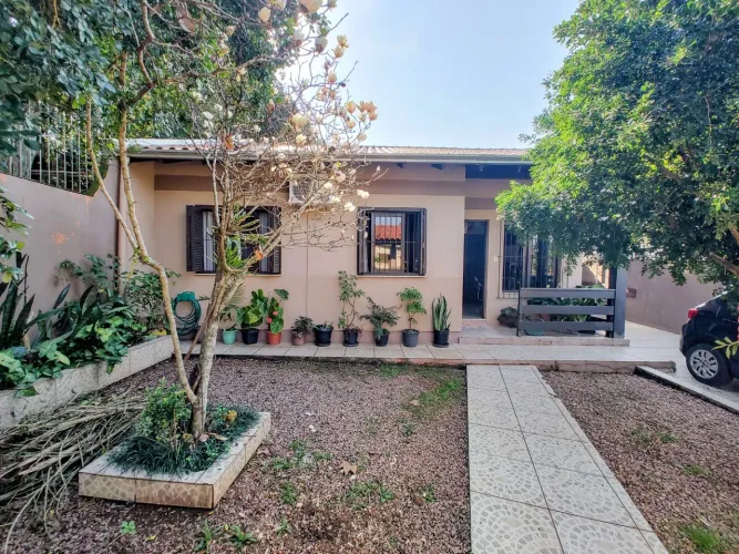Casa plana com 4 quartos, energia solar, semi mobiliada, churrasqueira e piscina. N.H