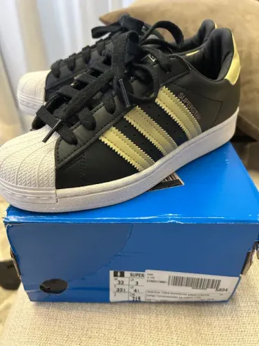 Tênis Adidas Superstars 