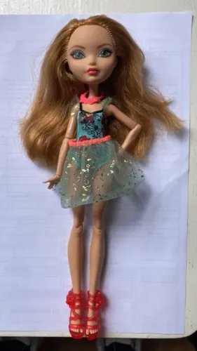 Ever After High Ashlynn Ella Mirror Beach